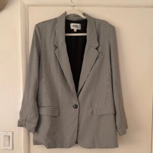 BB Dakota Black and White Plaid hat Blazer